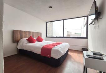 Hotel De Guadalupe allows 18 year olds to book a room