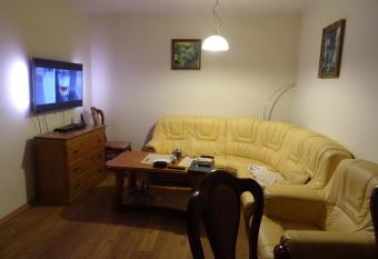 Apartament w centrum, gara   i jakuzzi w cenie has rooms with a private hot tub