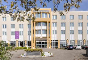Mercure Hotel Stuttgart Gerlingen allows 18 year olds to book a room