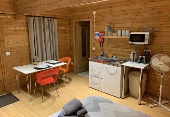 Southernwood - Garden Lodge 4 allows 18 year olds to book a room