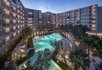 La Casita pool access condo HuaHin has Balcony rooms