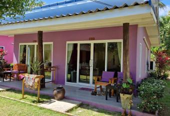 Suwantana Lanta Houses allows 18 year olds to book a room