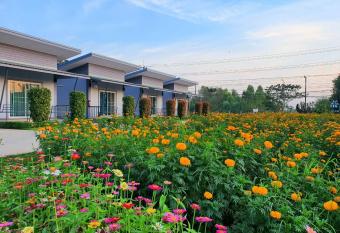 Maharak Resort has Balcony rooms