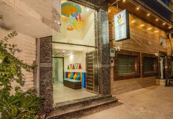 goSTOPS Amritsar, Chatiwind Gate - Rooms & Dorms allows 18 year olds to book a room