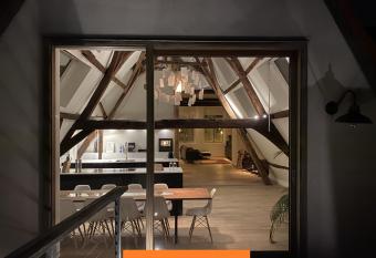 Burgstraat 17 Apartment in Exclusive Patrician House in Medieval Ghent has Balcony rooms