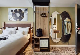 me and all hotel Hanover, part of JdV by Hyatt allows 18 year olds to book a room