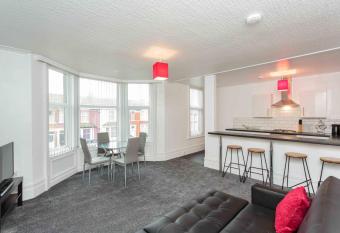 Cherry Property - Berry Apartments allows 18 year olds to book a room