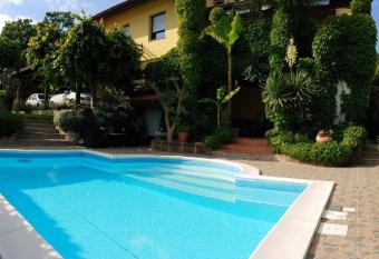 Apart-Villa Roma has Balcony rooms