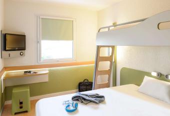 ibis budget Freiburg Sued allows 18 year olds to book a room