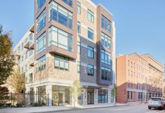 Sonder The Mint has Balcony rooms