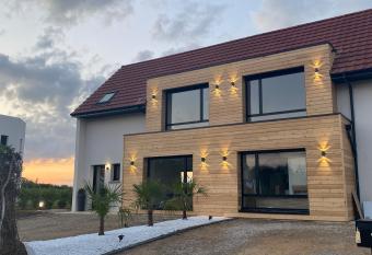 Le Paradis du petit Rupembert has Balcony rooms