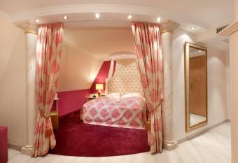 Hotel Schlosskrone has Balcony rooms