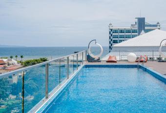 HT9 Hotel allows 18 year olds to book a room