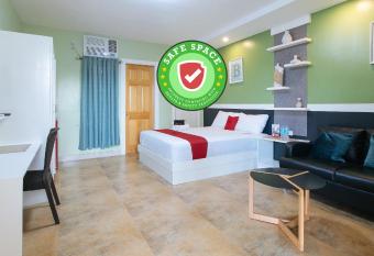 RedDoorz near Lapasan Plaza Cagayan de Oro allows 18 year olds to book a room