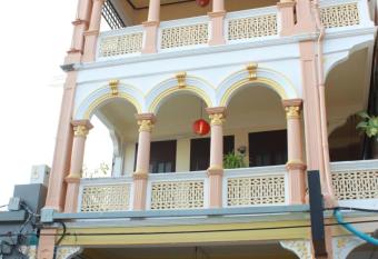 Thalang Guesthouse has Balcony rooms
