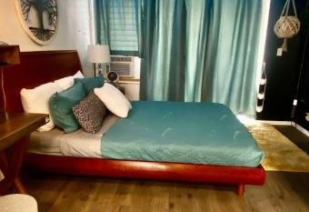 Lewers Studio Suite allows 18 year olds to book a room