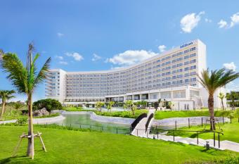 Hilton Okinawa Sesoko Resort has Balcony rooms