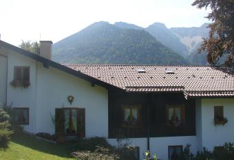Tonihof Eschenlohe has Balcony rooms