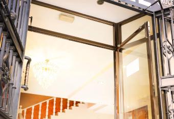 Hotel El Cruce Chauchina allows 18 year olds to book a room