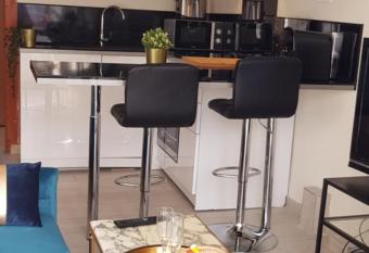 Maison    10 min de Paris has Balcony rooms