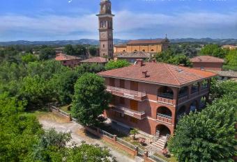Villa Ferrari Oriella has Balcony rooms