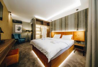 Boutique Luxury Apartments has Balcony rooms