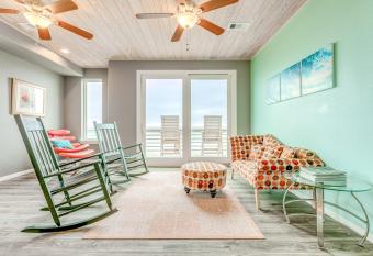 Jordan's Sandcastle has Balcony rooms