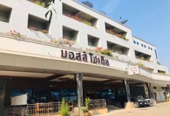 Bosshotel allows 18 year olds to book a room