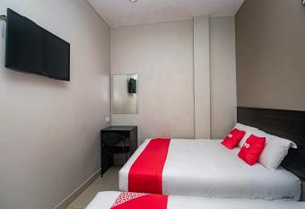 OYO 89885 Nice Stay Three Six Five Services allows 18 year olds to book a room