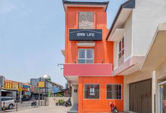 Koolkost near Stikes Cirebon allows 18 year olds to book a room