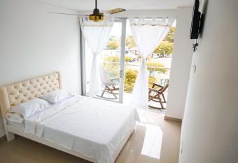 HOTEL MANSI  N allows 18 year olds to book a room