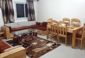 CHAMBRE PRIVEE- Douche Personnelle-SALON- WIFI-NETFLIX has Balcony rooms