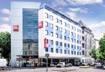 B&B Hotel Berlin City-West allows 18 year olds to book a room