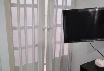 APARTAMENTO PARA TRES PERSONAS a 10 minutos del centro de eventos valle del pacifico y a la misma distancia del centro de la ciudad Y tambi  n a 300 mts del Orquideorama has Balcony rooms