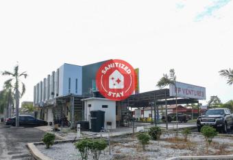 OYO 89859 Pp Traveller s Hotel allows 18 year olds to book a room