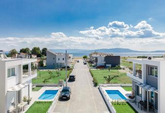 Thalassa & Thalassa Prive Residential Complex allows 18 year olds to book a room