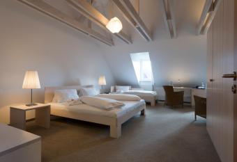 Hotel Gasthof Zum Storch allows 18 year olds to book a room