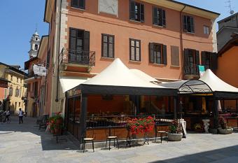 Albergo Ristorante Cavallo Bianco has Balcony rooms
