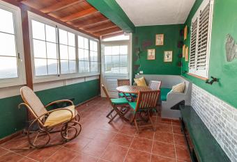 Villa Tatita has Balcony rooms