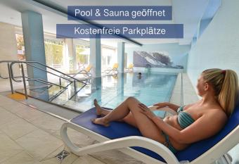 Hotel Apollo Garni allows 18 year olds to book a room