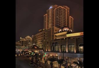 Resort Suites by Landmark at Bandar Sunway Sunway Lagoon has Balcony rooms