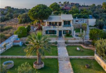 Rikas has Balcony rooms