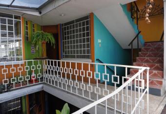 Hostal Guatefriends allows 18 year olds to book a room