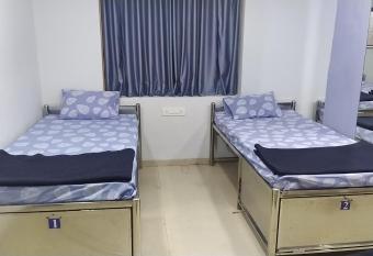 Shiv Sai Dormitory has Balcony rooms