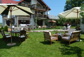 Pensiunea Romantic has Balcony rooms