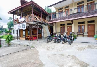 OYO 2961 Artana Bed & Breakfast allows 18 year olds to book a room