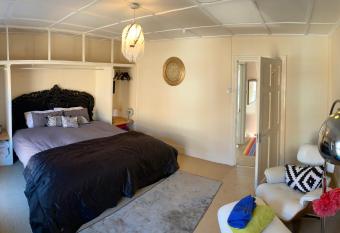 The Gatehouse has Balcony rooms