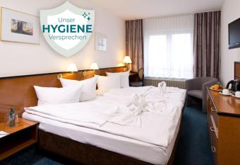 ACHAT Hotel R  sselsheim Frankfurt allows 18 year olds to book a room