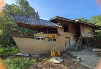 Big Hug Home has Balcony rooms