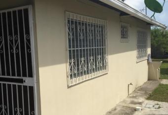 Apartamento Cacao Changuinola allows 18 year olds to book a room